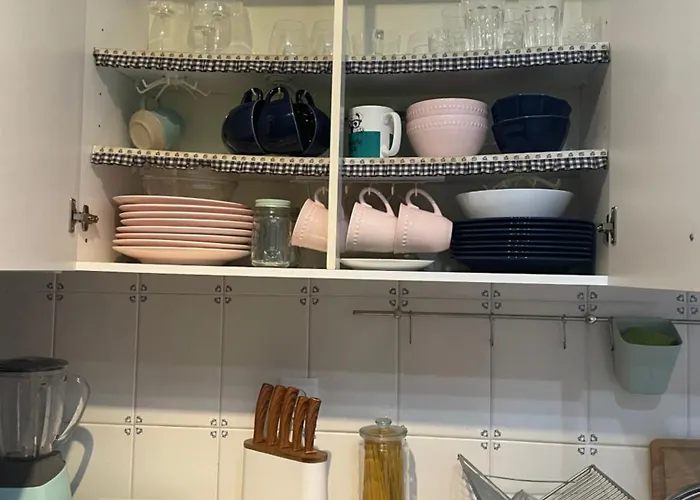 Πανσιόν Away From *